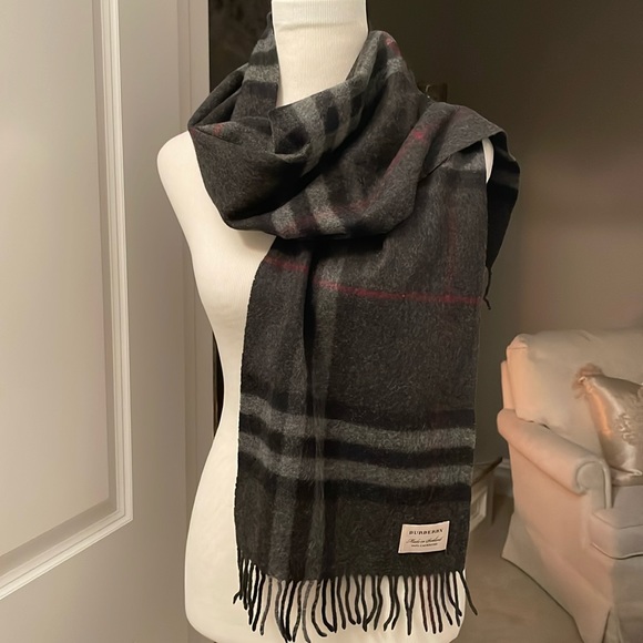 Auth Burberry 💯 Cashmere Nova Check Scarf Gray Black Red - Picture 1 of 10